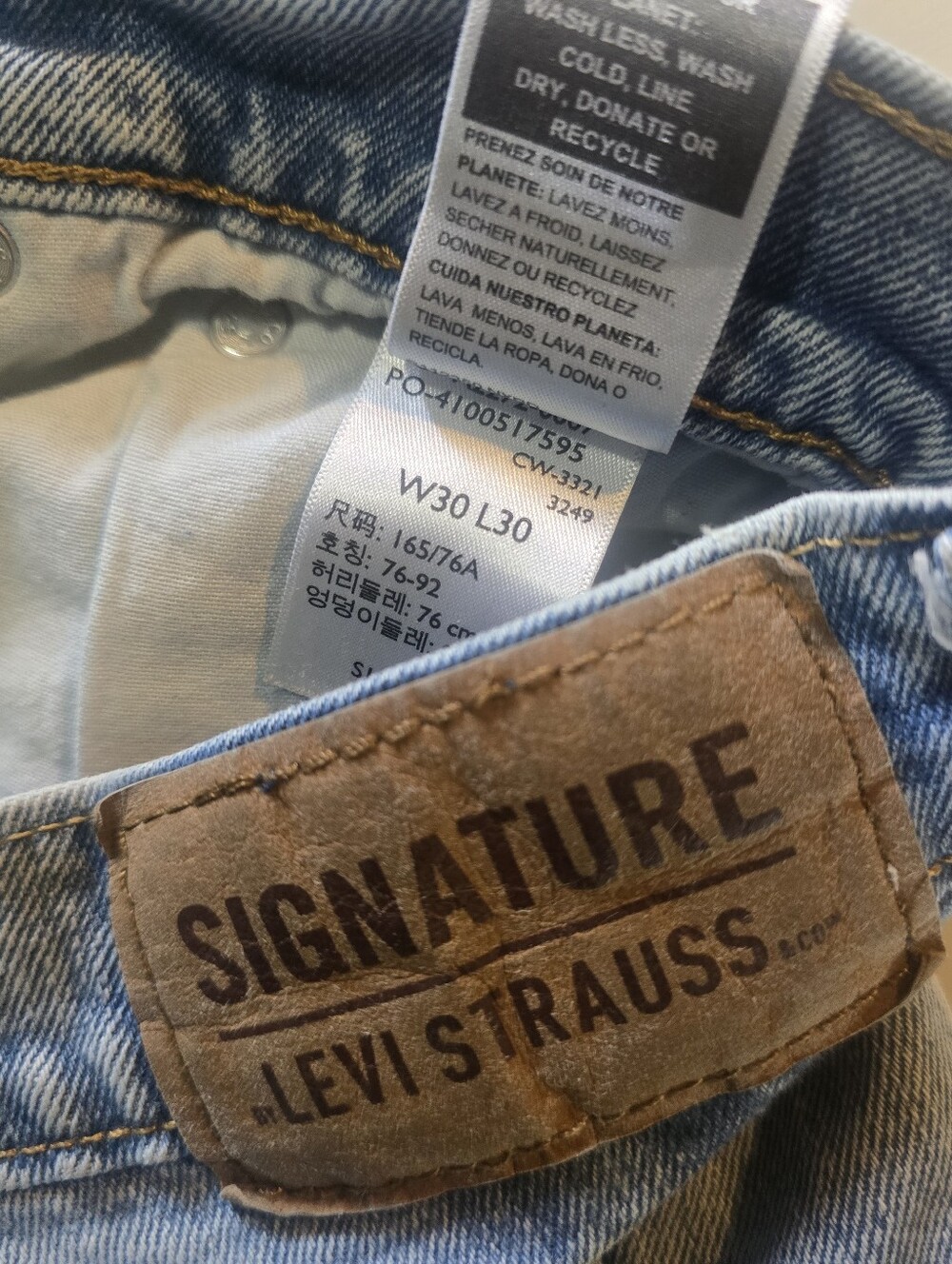 Signiture Levi Strauss Straight Leg Jeans - Picture 4 of 4